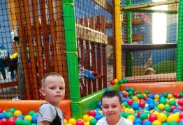  (photo)